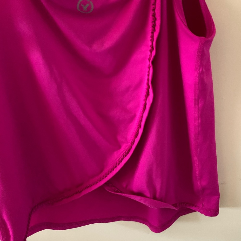 AEO Workout Tank with a SUPER COOL back - Picture 4 of 6